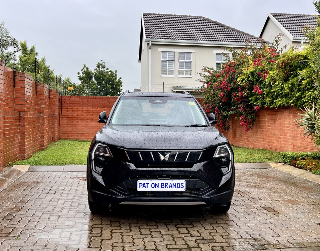 Mahindra XUV 300 front view 