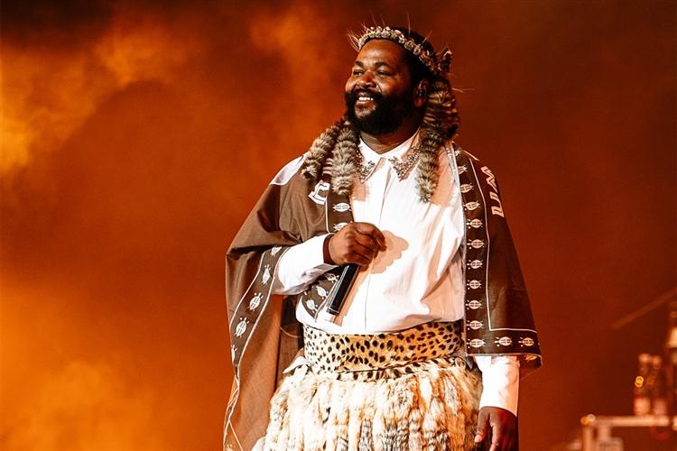 Sjava Continues to Bridge Heritage and Modern Sound