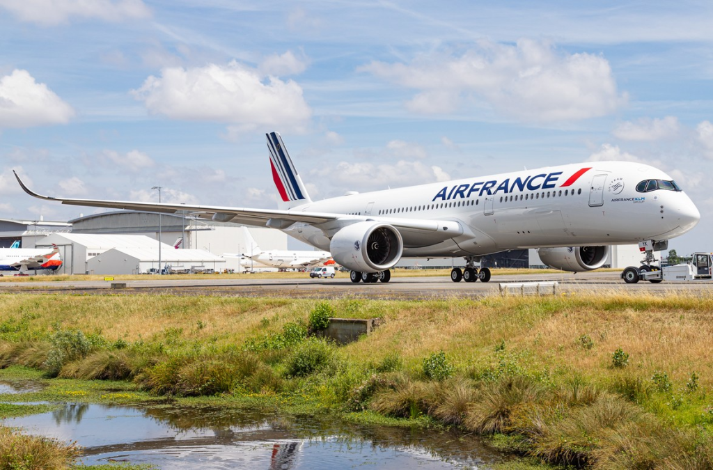 Air France Airbus A350-900 operating the Cape Town to Paris route